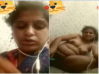 Today Exclusive – Sexy Desi Bhabhi Masturbating On Video call