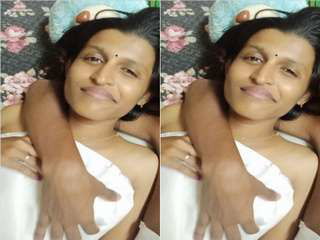 Today Exclusive- Tamil Girl Showing her Boobs and Pussy