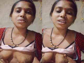Today Exclusive- Odia Bhabhi Showing her Boobs