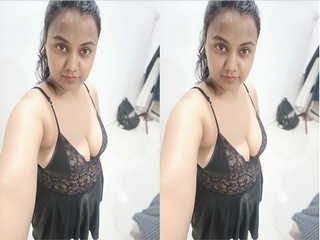 Today Exclusive – Hot Tamil Wife Blowjob And Shows Nude Body Part 3