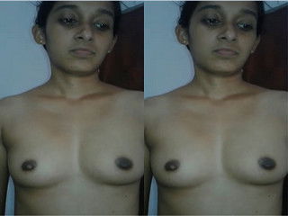 Today Exclusive-Sexy Lankan Girl Shows Her Boobs and Pussy
