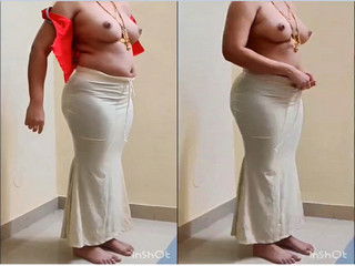 SexyTamil Bhabhi Shows Nude Body