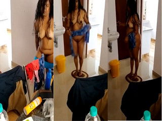 Desi Wife Nude video Capture