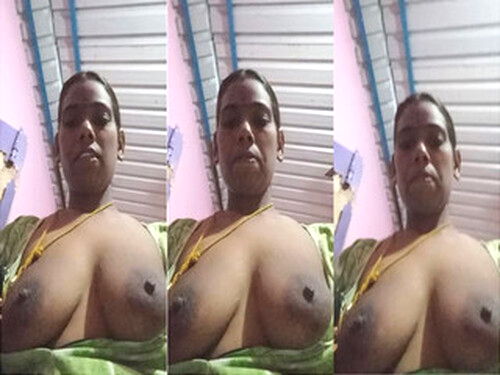 Tamil Bhabhi Shows Boobs