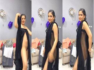 Sexy Desi Girl Dancing