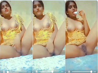 Horny Desi Girl Fingering