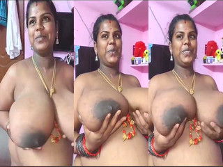 Desi Giel SHows Her Big Boobs