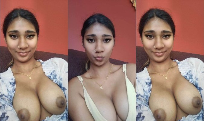 Horny Indian Girl Shows For Lover