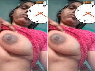 Today Exclusive-Desi mature Aunty Showing Her Boobs on Video Call part 3